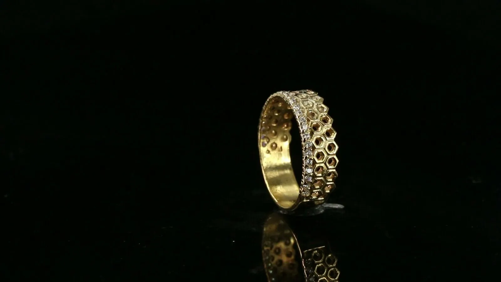 Solid Gold Ladies Ring Band - Size 7.5 - Elegant Charm - Resizable