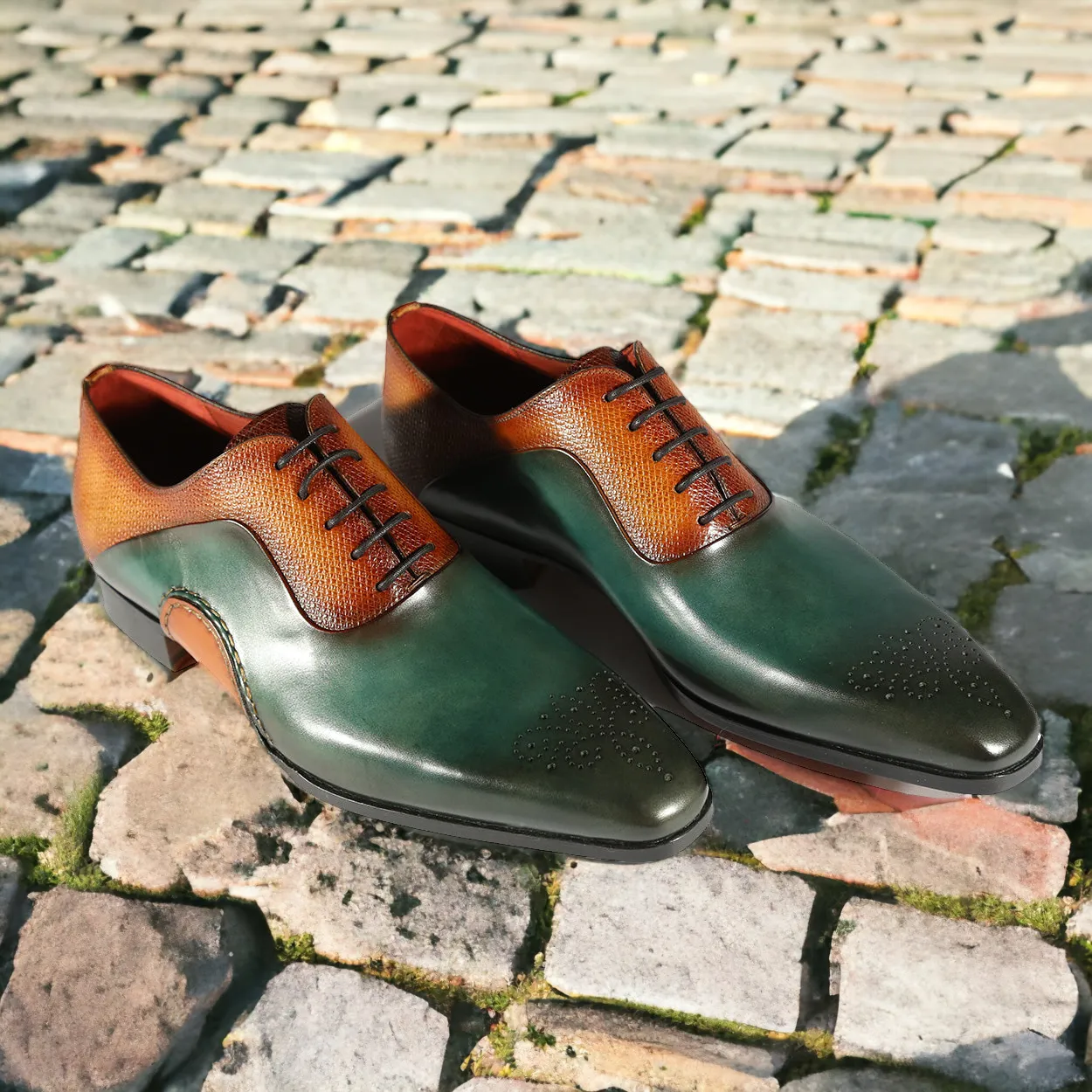 Brown & Green Grabado Print Leather Oxfords by Magnanni