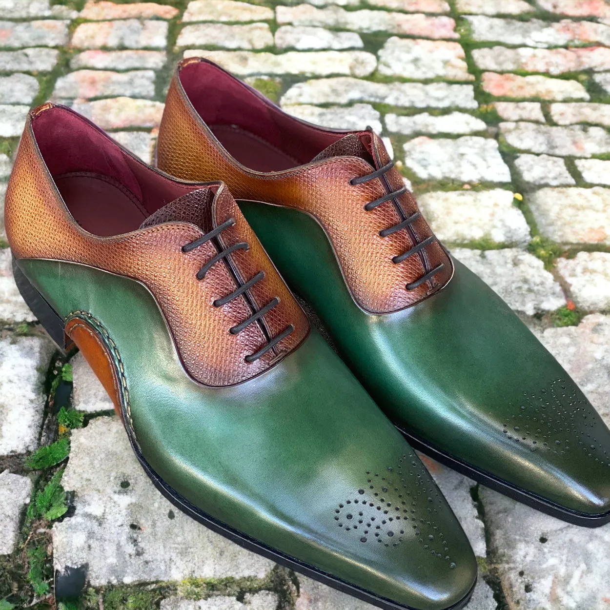 Brown & Green Grabado Print Leather Oxfords by Magnanni