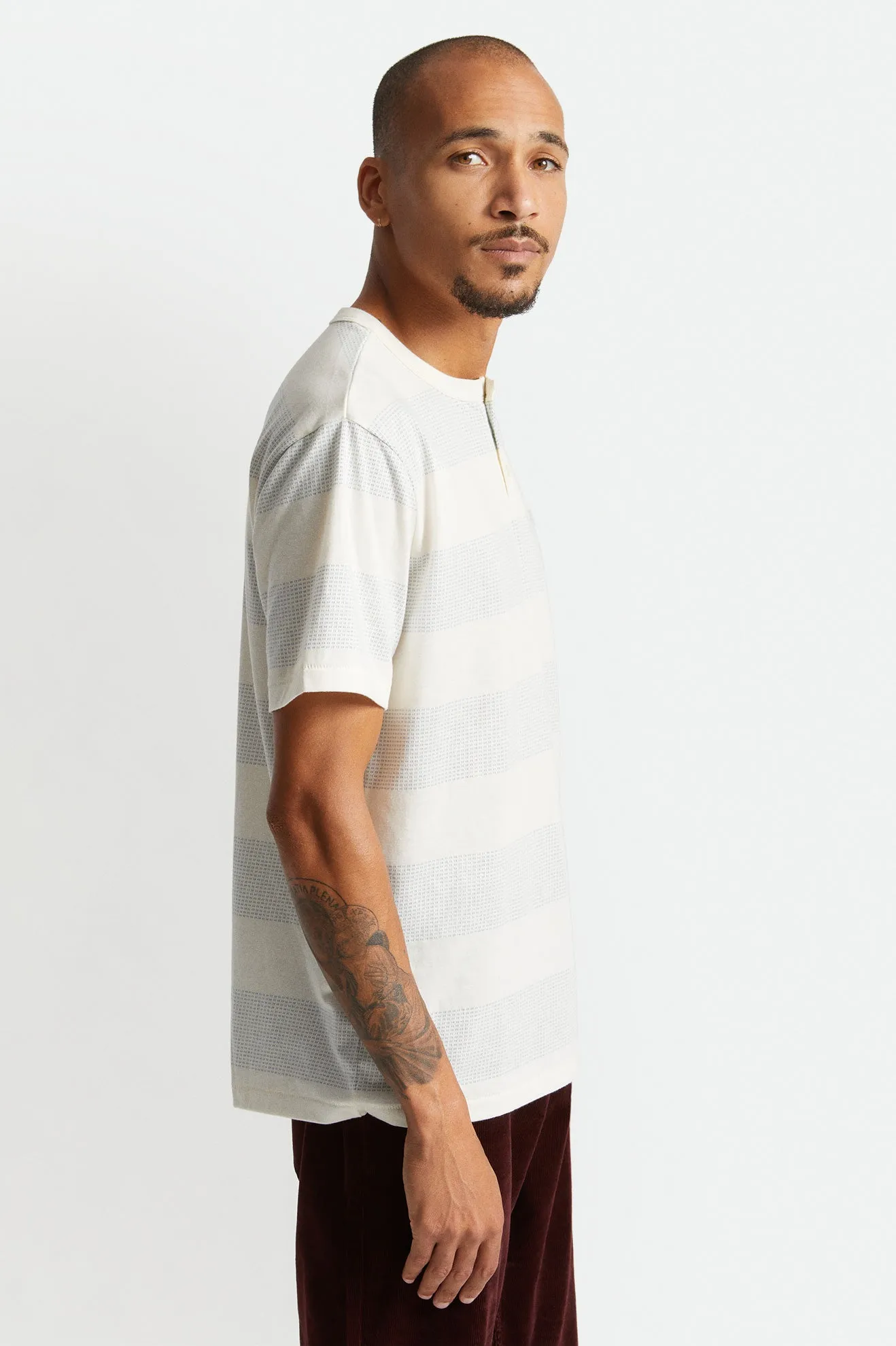 Hilt Stripe S/S Henley Knit - Off White/Slate Blue