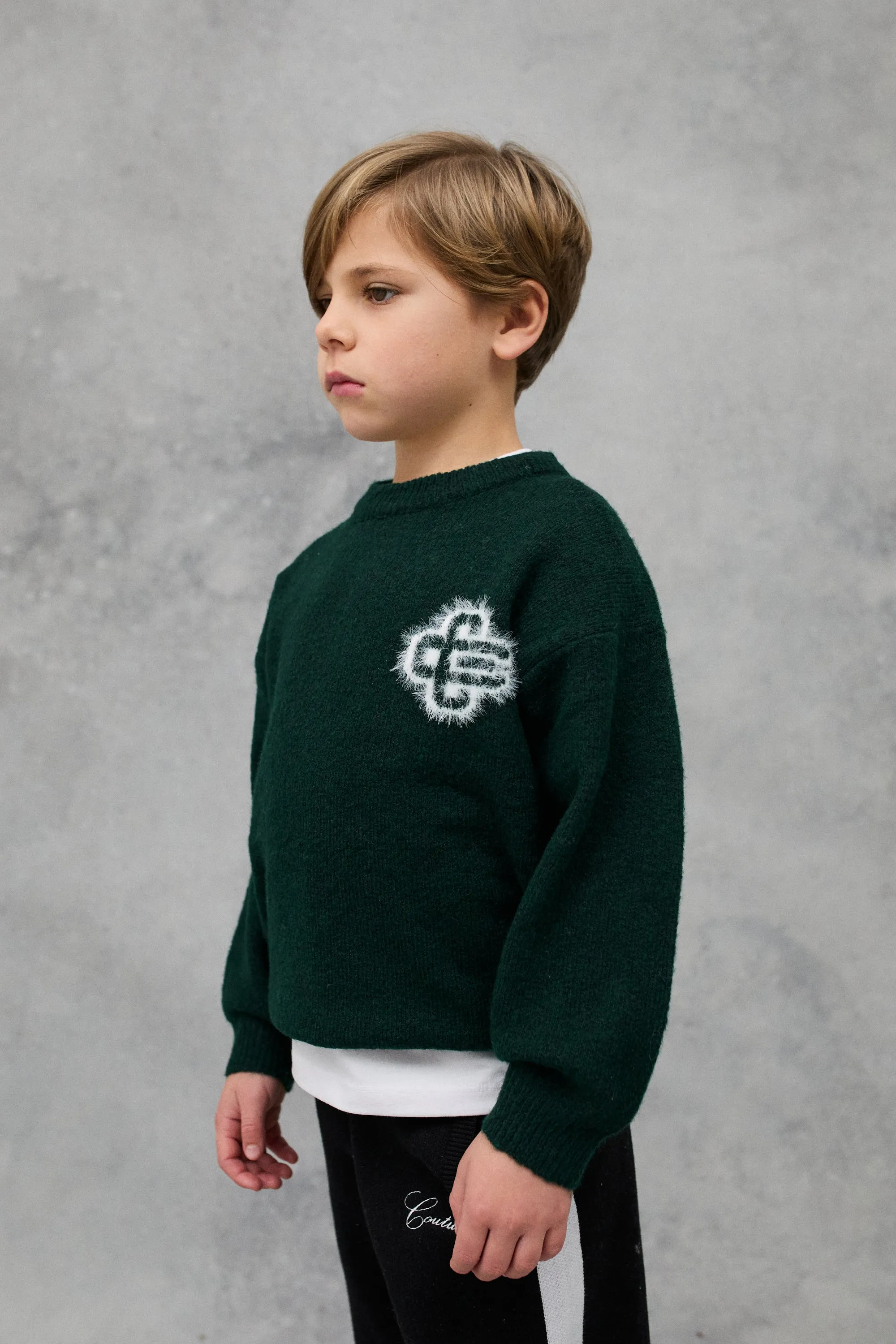 JNR FLUFFY KNIT EMBLEM CREW - GREEN