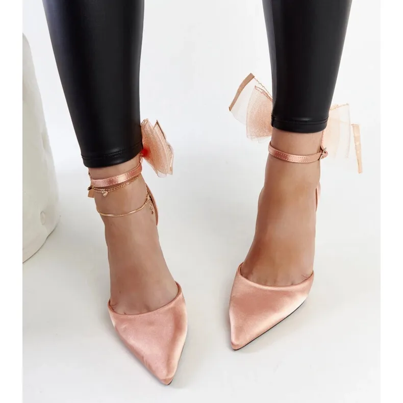 Light pink heels with a bow from Ilaysa