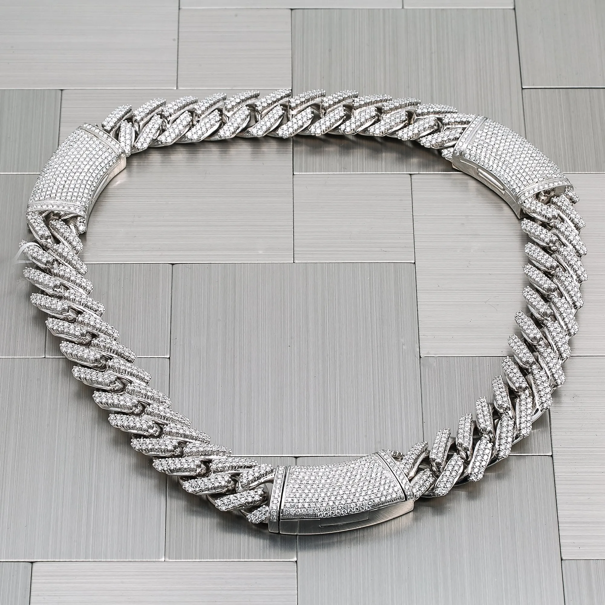 Men's 10K White Gold Choker Necklace Featuring 34.26 Carat Diamonds