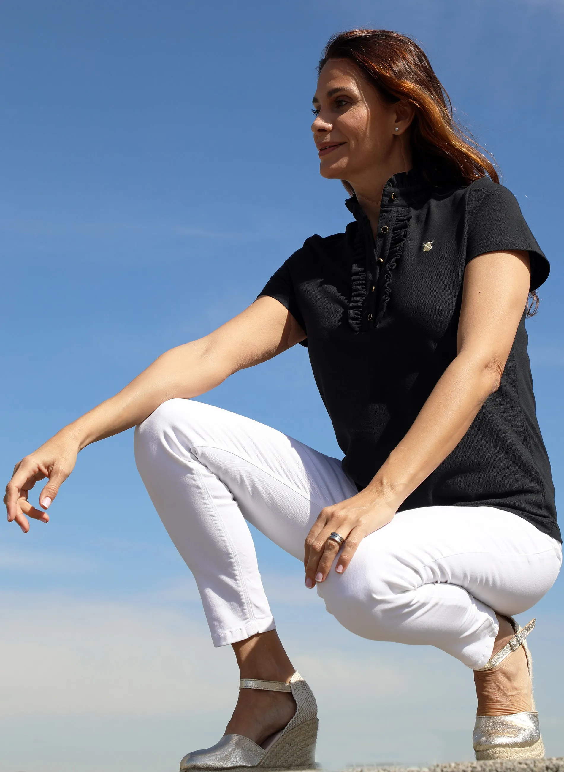 Polo Negro Volantes Mujer