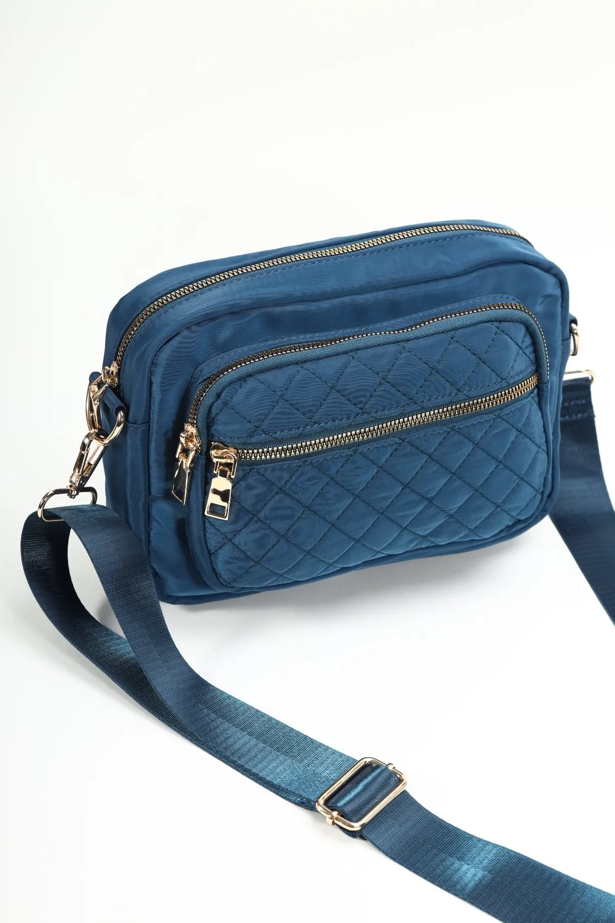 Quilted Front Nylon Camera Bag in Teal Blue