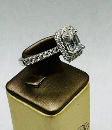 Vera Wang Love GIA Certified Center Stone Diamond Bridal Set Aprox 1.7 CT. T.W.